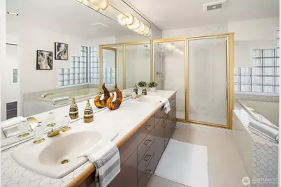 6363 Lake Washington Boulevard NE #102, Kirkland, WA 98033 - Photo 19