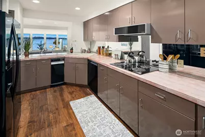 6363 Lake Washington Boulevard NE #102, Kirkland, WA 98033 - Photo 5