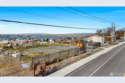 4994 Airway Drive NE, Moses Lake, WA 98837 - Photo 3