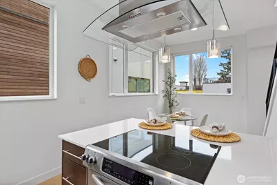 3813 Fremont Lane N, Seattle, WA 98103 - Photo 21