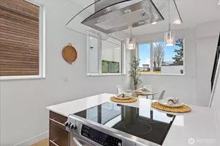 3813 Fremont Ln N, Seattle, WA 98103 - Photo 21