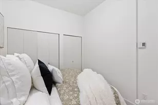 3813 Fremont Ln N, Seattle, WA 98103 - Photo 5