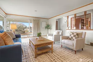 8900 2nd Ave NE, Seattle, WA 98115 - Photo 5