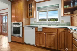 8900 2nd Ave NE, Seattle, WA 98115 - Photo 11