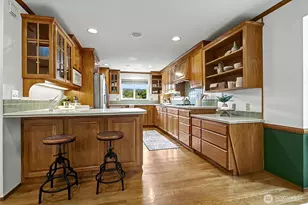 8900 2nd Ave NE, Seattle, WA 98115 - Photo 13