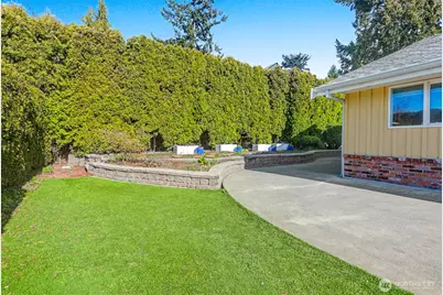 8900 2nd Avenue NE, Seattle, WA 98115 - Photo 27