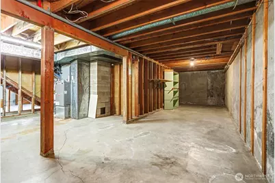 8900 2nd Avenue NE, Seattle, WA 98115 - Photo 37