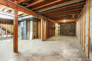 8900 2nd Ave NE, Seattle, WA 98115 - Photo 37