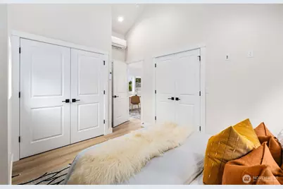 9692 51st Avenue S, Seattle, WA 98118 - Photo 15