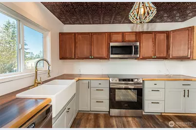 1202 W 9th Street, Port Angeles, WA 98363 - Photo 17