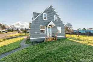 1202 W 9th St, Port Angeles, WA 98363 - Photo 3