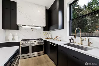 3695 122nd Avenue SE, Bellevue, WA 98006 - Photo 9