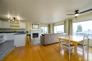 910 34th St, Anacortes, WA 98221 - Photo 3