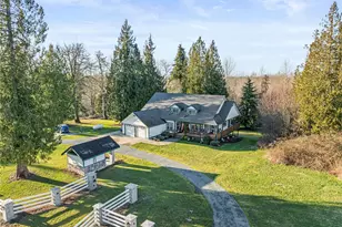 12811 Kapowsin Highlands Dr E, Graham, WA 98338 - Photo 39