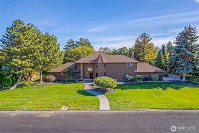 810 D Street SW, Ephrata, WA 98823 - Photo 1