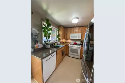12604 SE 160th Street, Renton, WA 98058 - Photo 3