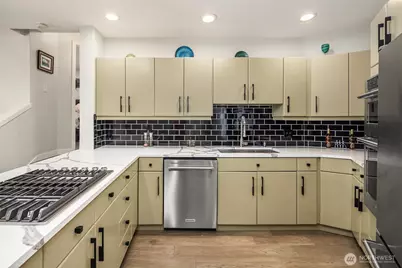 9039 Juanita Drive #304, Kirkland, WA 98034 - Photo 17