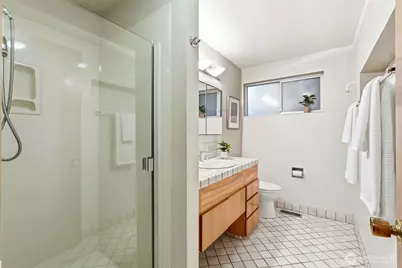 1058 NE 106th Street, Seattle, WA 98125 - Photo 11