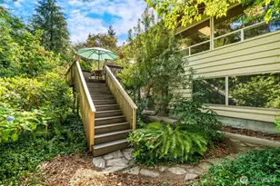 1058 NE 106th St, Seattle, WA 98125 - Photo 23