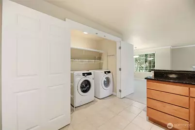 10016 NE 120th Lane #F201, Kirkland, WA 98034 - Photo 11