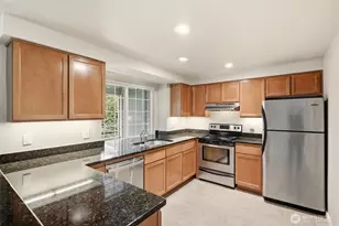 10016 NE 120th Ln, Kirkland, WA 98034 - Photo 7