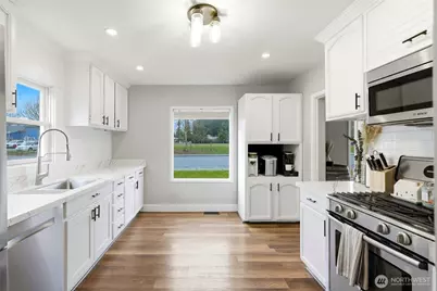 238 N Washington Avenue, Arlington, WA 98223 - Photo 15