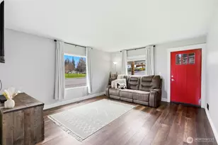 238 N Washington Ave, Arlington, WA 98223 - Photo 3