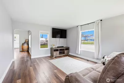 238 N Washington Avenue, Arlington, WA 98223 - Photo 3