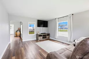 238 N Washington Ave, Arlington, WA 98223 - Photo 3