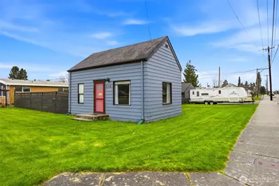 238 N Washington Avenue, Arlington, WA 98223 - Photo 1