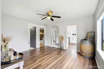 238 N Washington Avenue, Arlington, WA 98223 - Photo 5