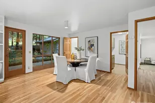 13619 NE 28th St, Bellevue, WA 98005 - Photo 17