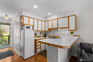 250 Tucker Ave, Friday Harbor, WA 98250 - Photo 5