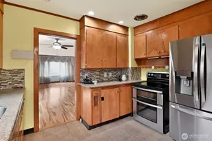 2004 30th Ave S, Seattle, WA 98144 - Photo 9