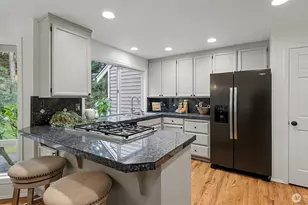 22113 NE 23rd St, Sammamish, WA 98074 - Photo 9