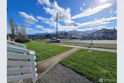 1035 W 8th Street, Port Angeles, WA 98363 - Photo 5