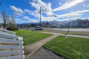 1035 W 8th St, Port Angeles, WA 98363 - Photo 5