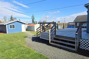 1035 W 8th St, Port Angeles, WA 98363 - Photo 9