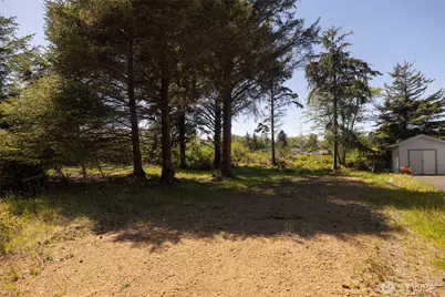 743 Copalis Avenue NE, Ocean Shores, WA 98569 - Photo 3