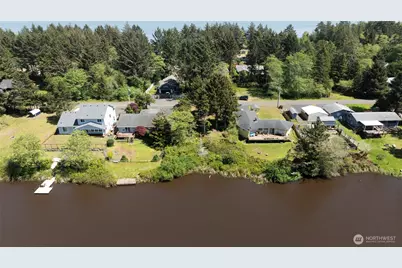 743 Copalis Avenue NE, Ocean Shores, WA 98569 - Photo 15
