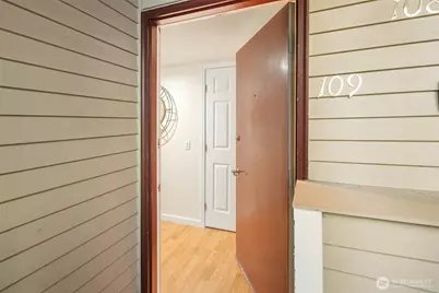 8652 164th Avenue NE #C109, Redmond, WA 98052 - Photo 3