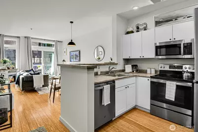 2414 1st Avenue #321, Seattle, WA 98121 - Photo 9