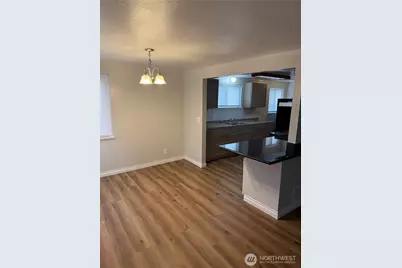 9201 36th Avenue S, Seattle, WA 98168 - Photo 3