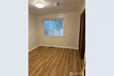 9201 36th Avenue S, Seattle, WA 98168 - Photo 7