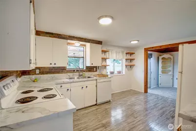 1610 Avon Avenue, Burlington, WA 98233 - Photo 11