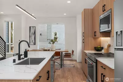 223 NE 75th Street, Seattle, WA 98115 - Photo 5