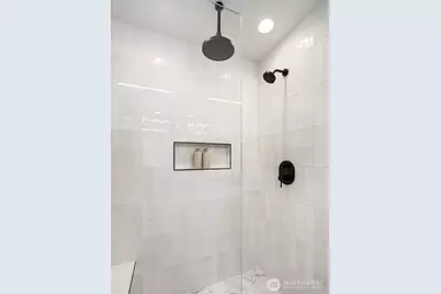 223 NE 75th Street, Seattle, WA 98115 - Photo 29