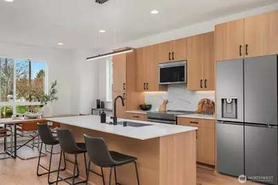 223 NE 75th Street, Seattle, WA 98115 - Photo 3