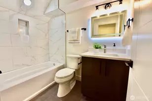 12215 Des Moines Memorial Dr S, Seattle, WA 98168 - Photo 9