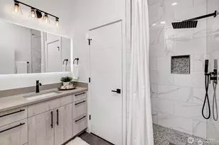 12215 Des Moines Memorial Dr S, Seattle, WA 98168 - Photo 9